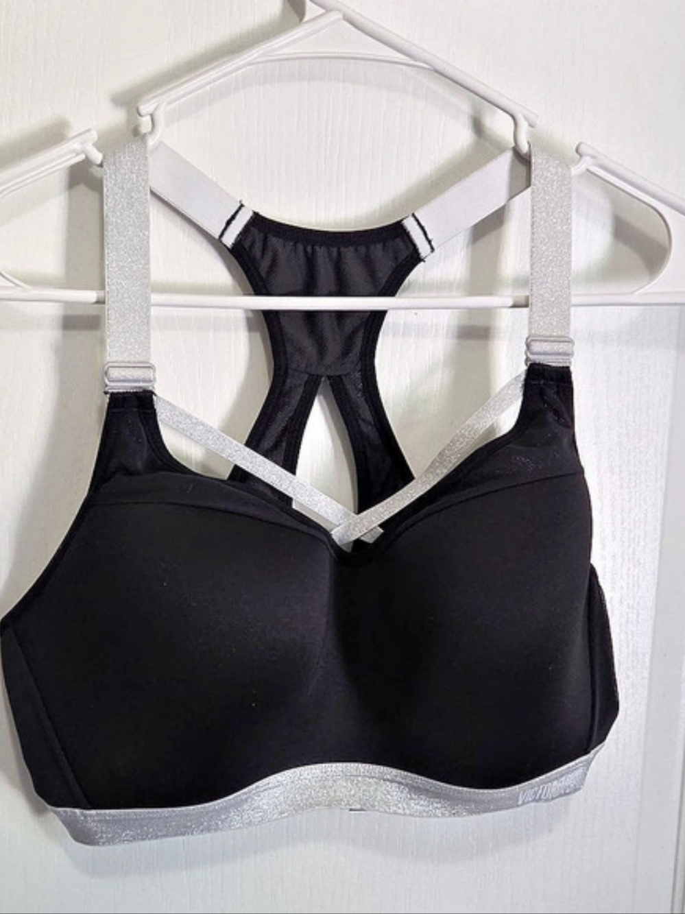 Victoria's Secret Victoria Sport Incredible Sports Bra Black & Silver Size 38C/C